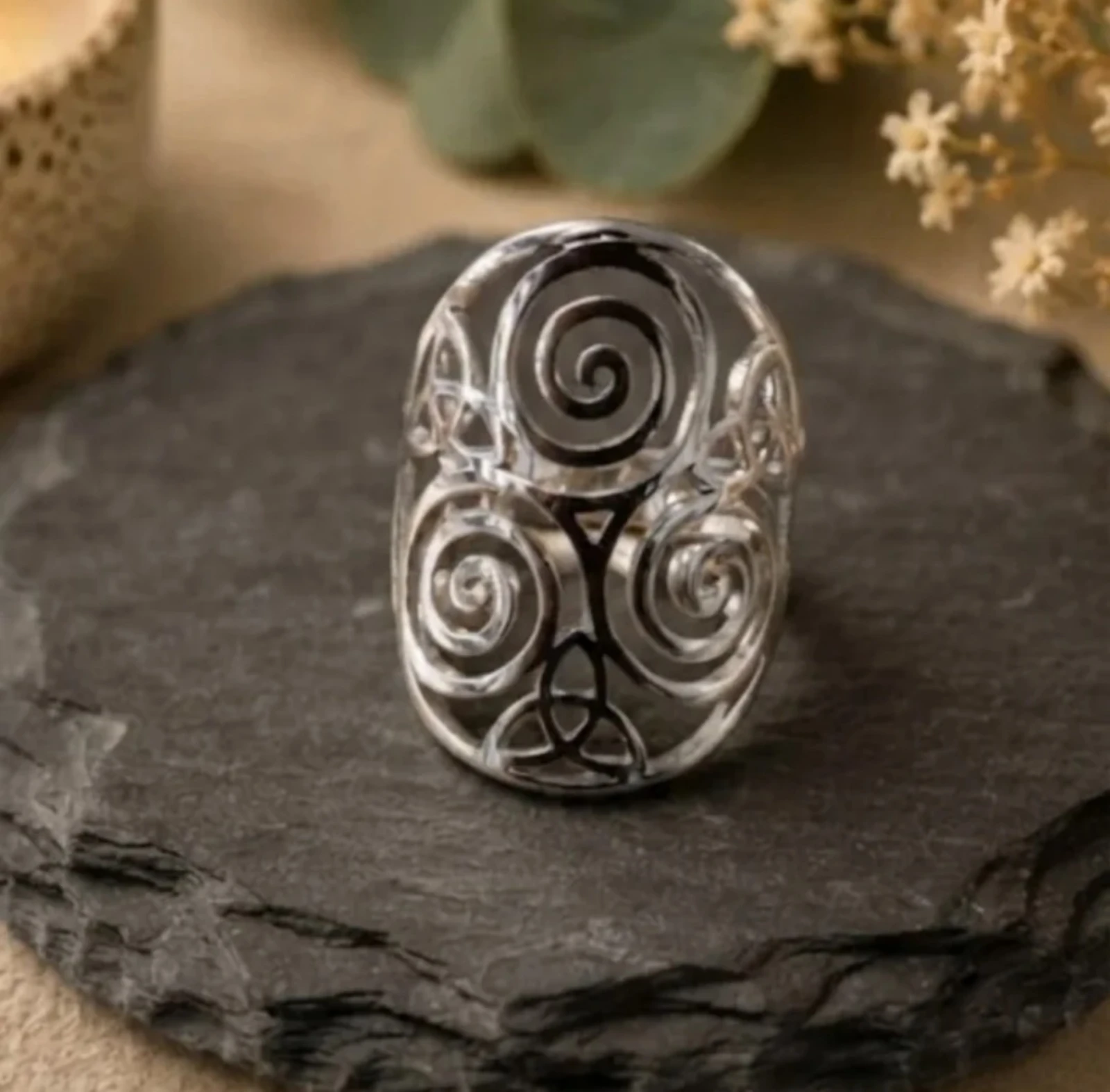 Anillo de acero Triskel celta